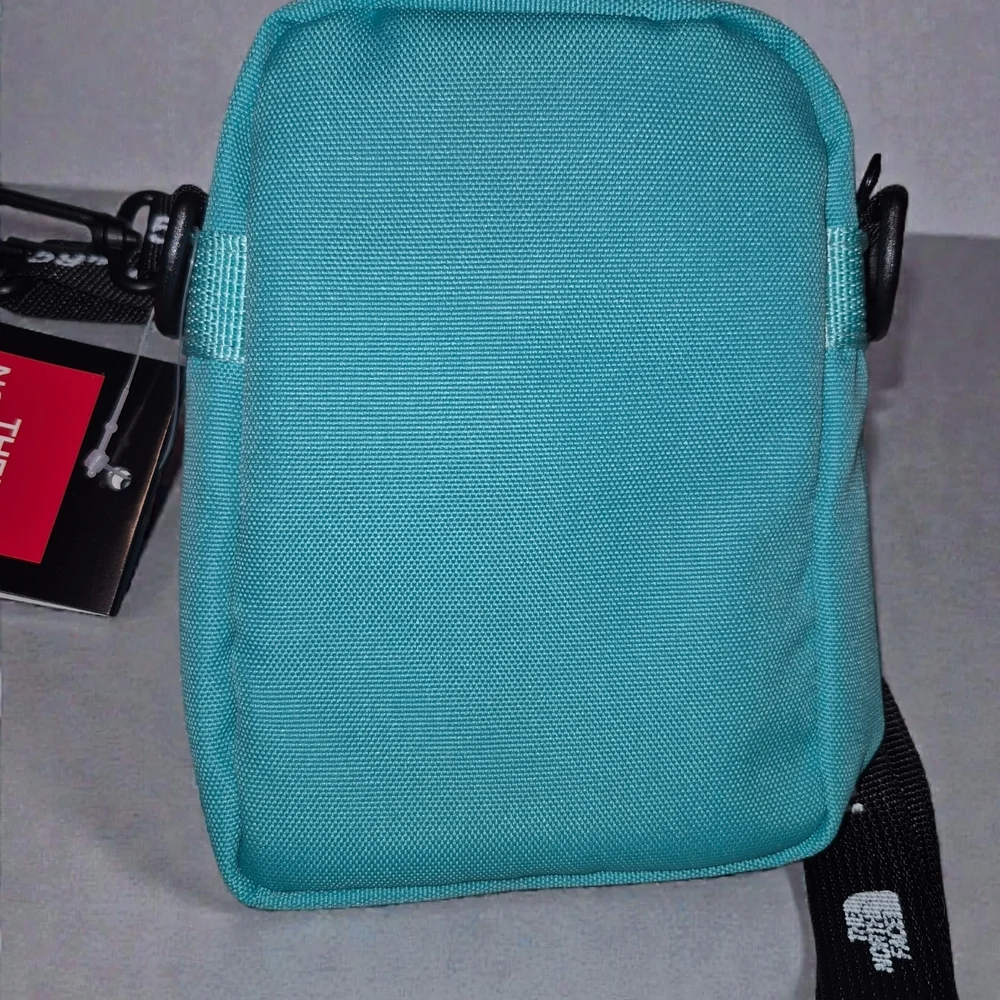 The North Face Teal Crossbody Bag-BNWT-Made In Korea Exclusive!! - Picture 3 of 4